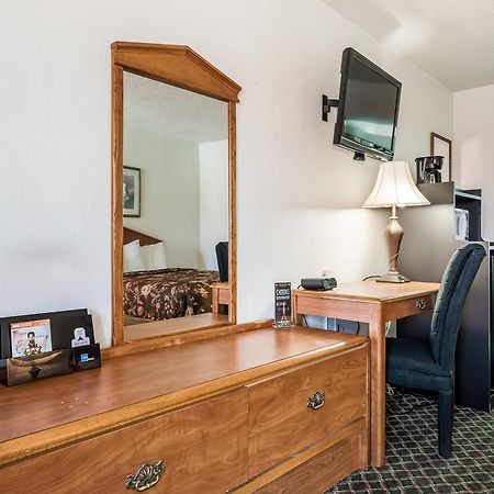 Americas Best Value Inn Paris Extérieur photo